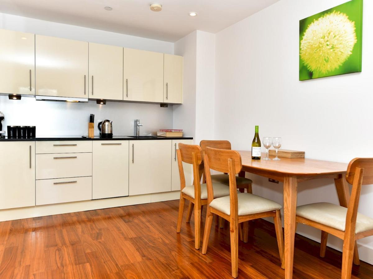 Pass The Keys Super Central Spacious 2 Bed Apartment With Parking Cardiff Eksteriør bilde